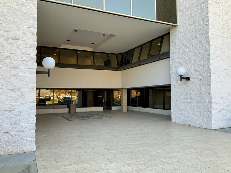 1919 S 40th St, Lincoln, NE à vendre - Photo de l’immeuble – Image 3 sur 5