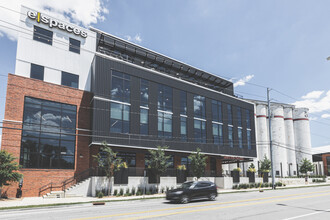 4900 Centennial Blvd, Nashville, TN à louer Photo de l’immeuble– Image 1 sur 5