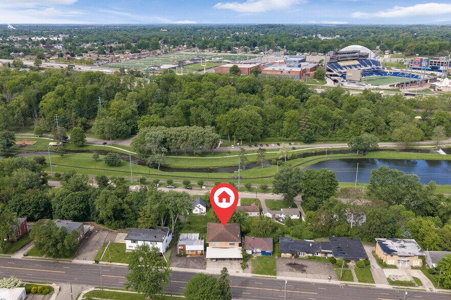 2017 Fulton Rd NW, Canton, OH à vendre - Photo de l’immeuble – Image 2 sur 32