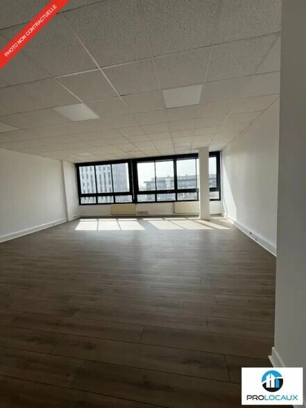 Bureau dans Sarcelles à louer - Photo intérieure – Image 3 sur 38
