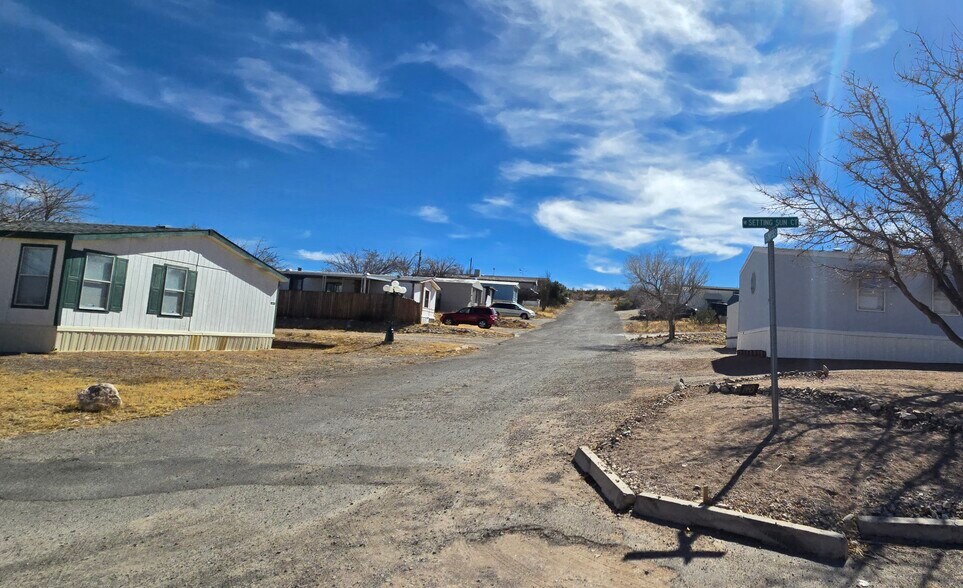 617 W Setting Sun Ct, Tombstone, AZ à vendre - Photo de l’immeuble – Image 1 sur 20