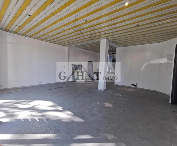 Local commercial dans Créteil à louer - Photo de l’immeuble – Image 3 sur 6