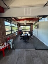 151 E 10th Ave, Conshohocken, PA à louer Photo intérieure– Image 2 sur 17