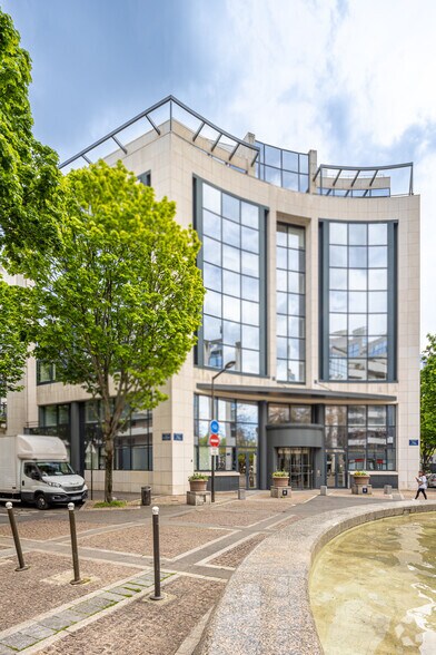 4 Place Des Ailes, Boulogne-Billancourt à louer - Photo de l’immeuble – Image 2 sur 2