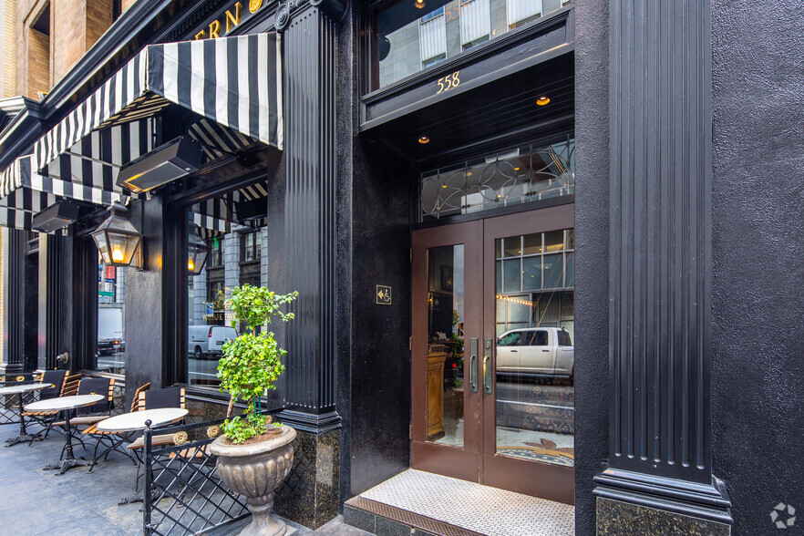 558 Sacramento St, San Francisco, CA à louer - Photo de l’immeuble – Image 3 sur 4
