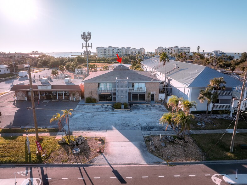 1130 S Pinellas Bayway, Tierra Verde, FL à vendre - Photo de l’immeuble – Image 2 sur 6