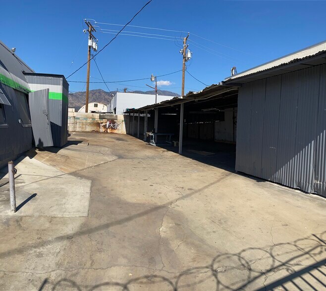 117 E Railroad Ave, Monrovia, CA à vendre - Photo de l’immeuble – Image 3 sur 8