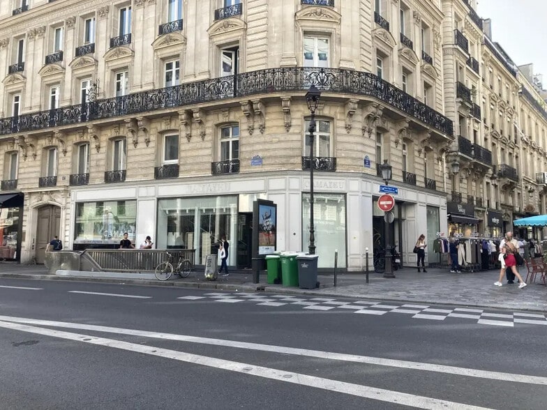 97 Rue Saint-Lazare, Paris à louer - Photo de l’immeuble – Image 3 sur 7