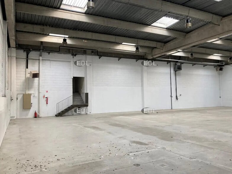 Local d’activités dans Palaiseau à louer - Photo intérieure – Image 2 sur 4