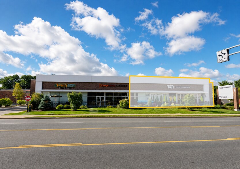 19-31 W Ogden Ave, Westmont, IL à louer - Photo de l’immeuble – Image 2 sur 15