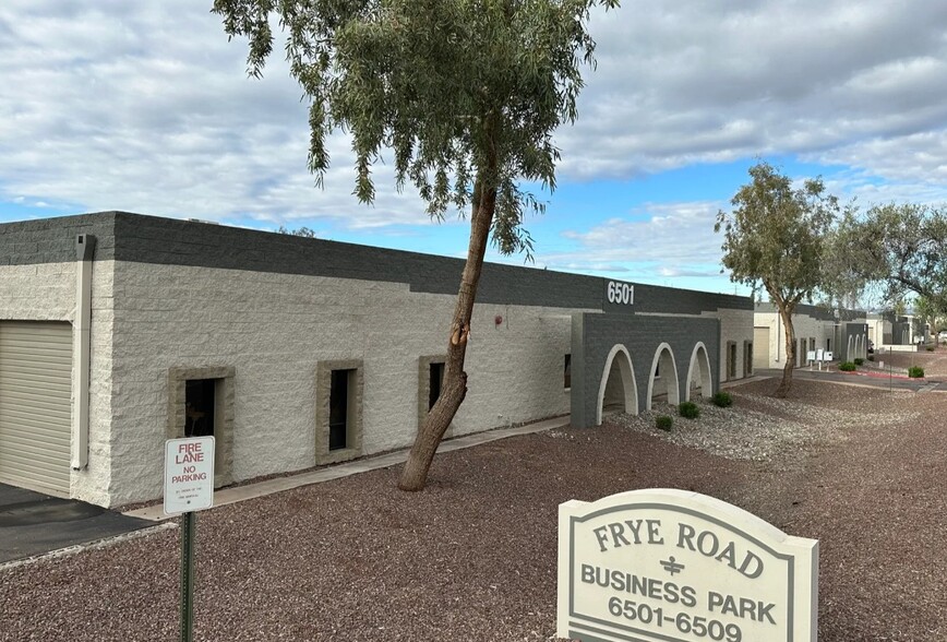 6501 W Frye Rd, Chandler, AZ à louer - Photo de l’immeuble – Image 1 sur 8