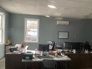 373 Crescent St, West Bridgewater, MA à louer Photo intérieure– Image 2 sur 4