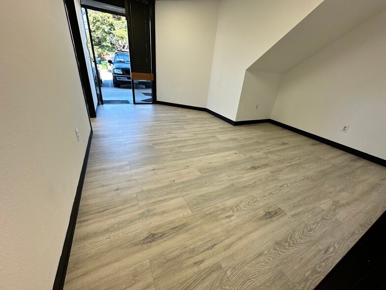 90 Spruce Ave, South San Francisco, CA à louer - Photo intérieure – Image 2 sur 29