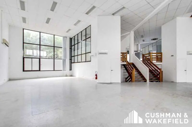 30 Avenue Du Chateau De Jouques, Gémenos à louer - Photo de l’immeuble – Image 2 sur 13