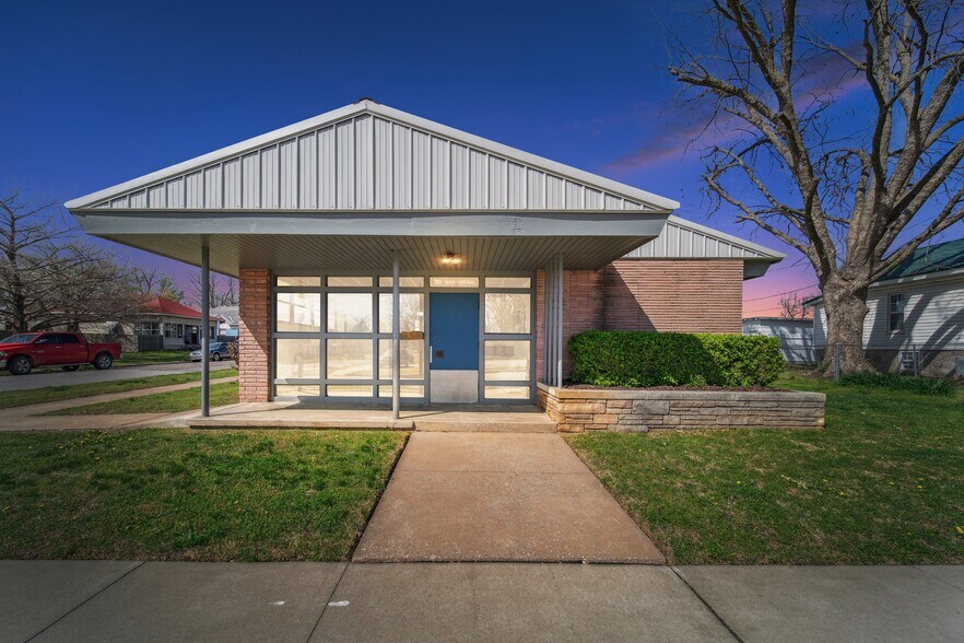 216 W Central Ave, Miami, OK à vendre - Photo de l’immeuble – Image 2 sur 22