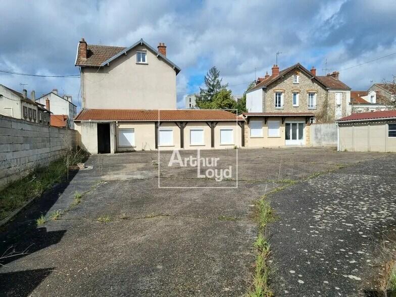 Bureau dans Melun à vendre - Photo de l’immeuble – Image 3 sur 3