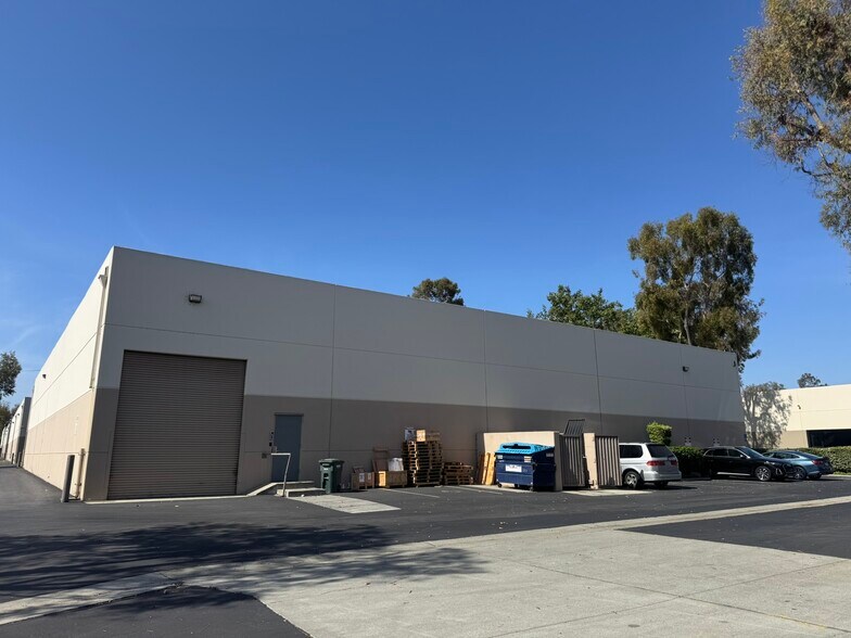 2500 Mira Mar Ave, Long Beach, CA à louer - Photo de l’immeuble – Image 2 sur 7