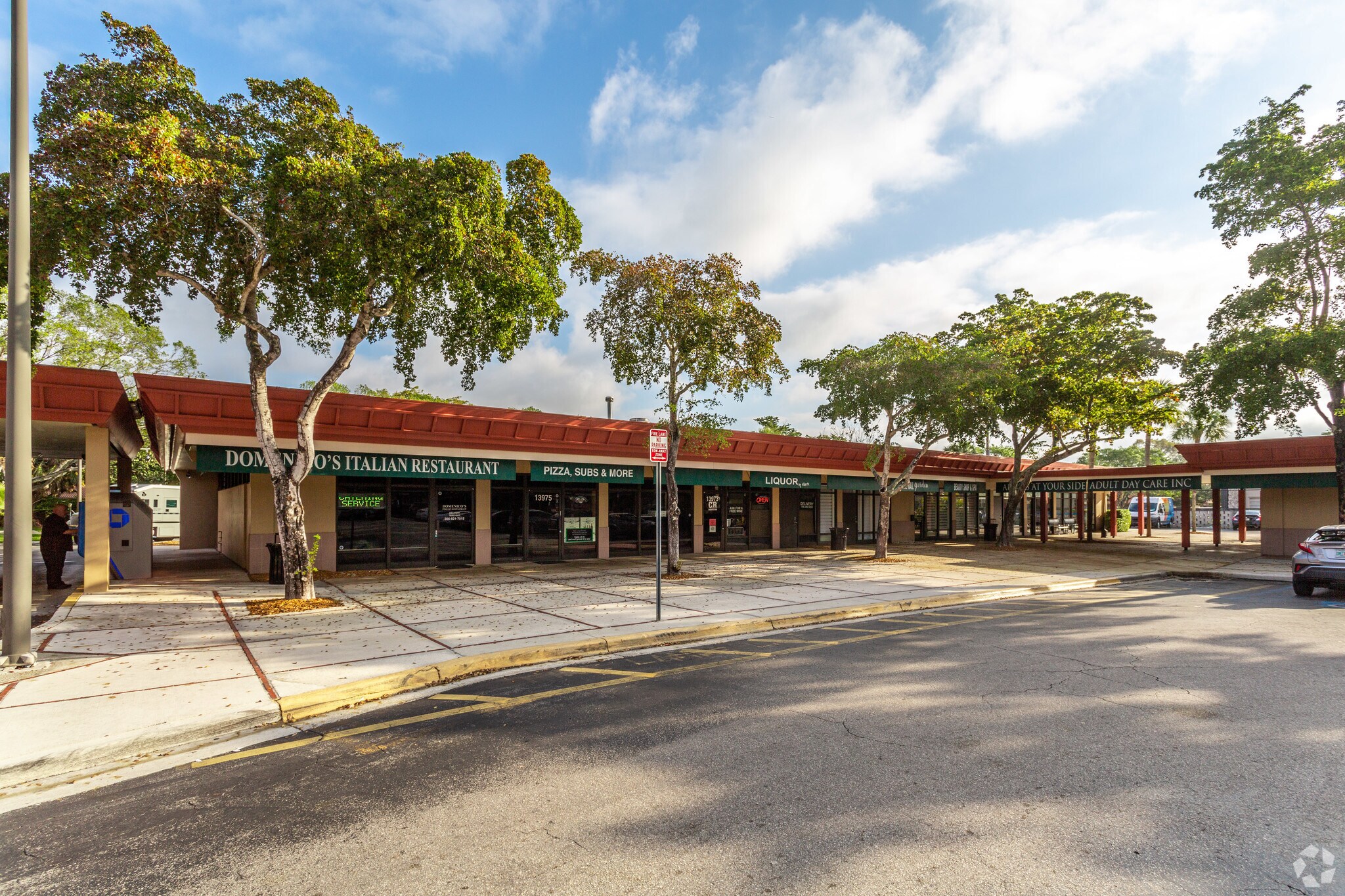 13905-14047 NW 67th Ave, Miami Lakes, FL à louer Photo principale– Image 1 sur 20