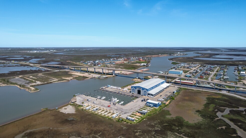 827 Gulf Rd, Freeport, TX à vendre - Photo de l’immeuble – Image 2 sur 5