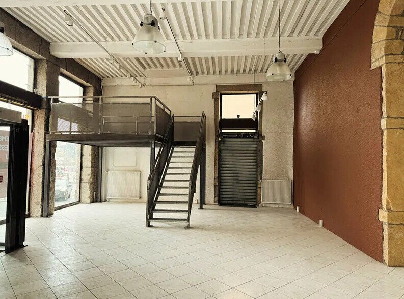 Local commercial dans Lyon à vendre - Photo de l’immeuble – Image 3 sur 8