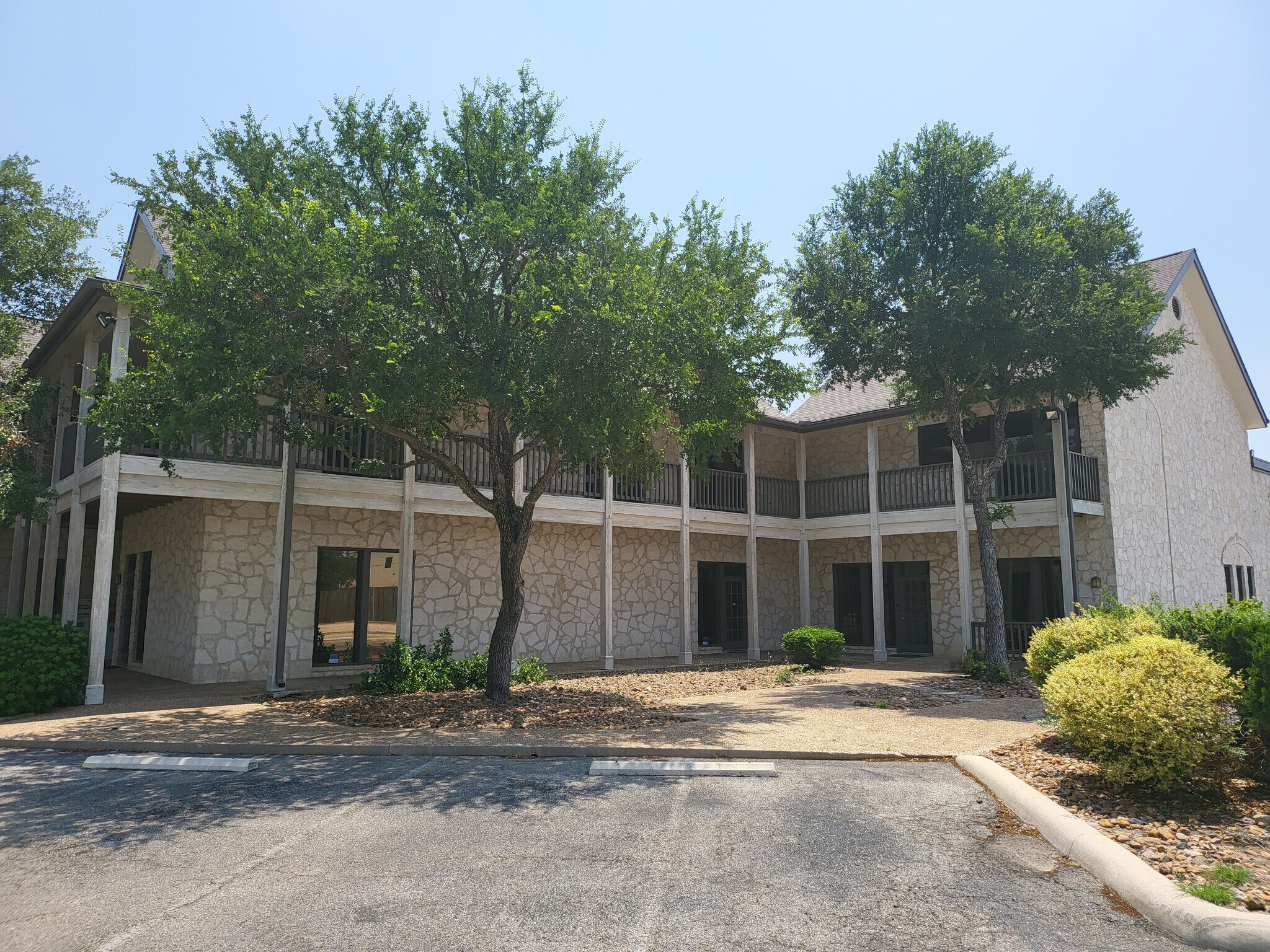 4754 Shavano Oak, San Antonio, TX à louer Photo de l’immeuble– Image 1 sur 22