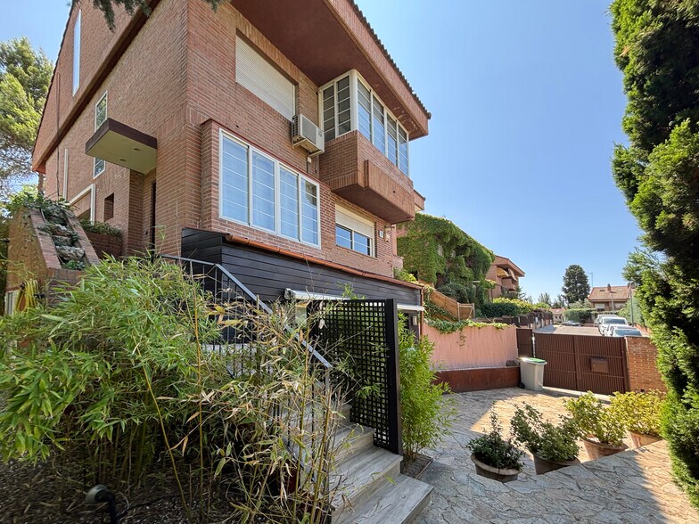 Calle Cuatro Pinos, 33, Pozuelo de Alarcón, Madrid à louer - Photo de l’immeuble – Image 2 sur 28