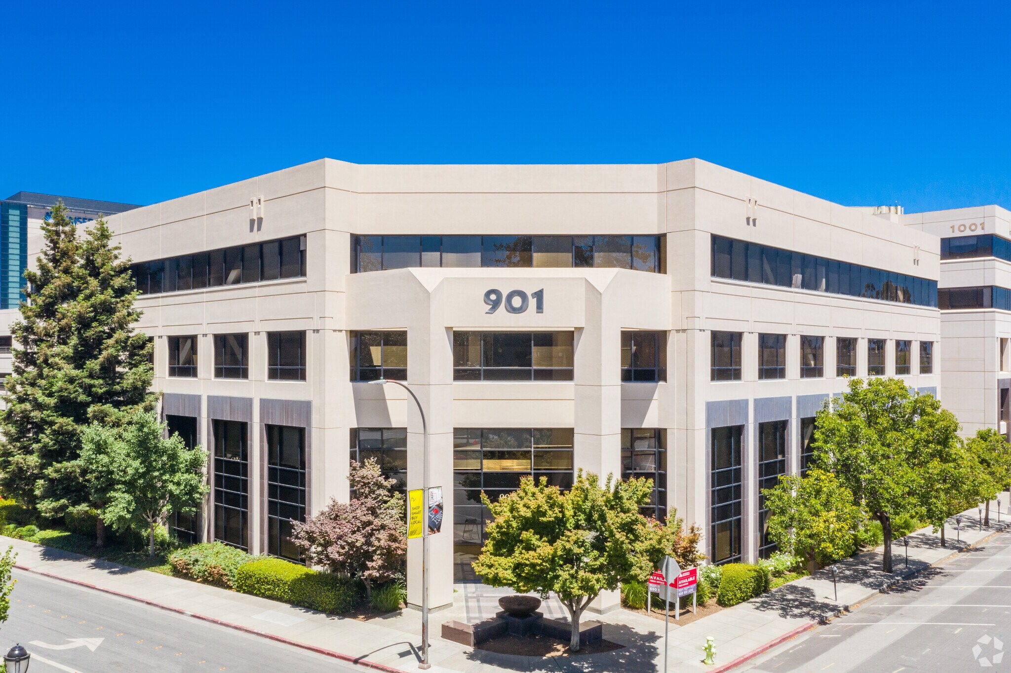 901 Marshall St, Redwood City, CA à louer Photo principale– Image 1 sur 5