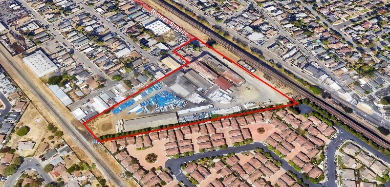 10901 Russet St, Oakland, CA à vendre Photo principale– Image 1 sur 3