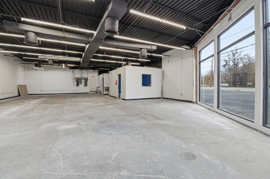 2501 West Blvd, Charlotte, NC à louer - Photo de l’immeuble – Image 3 sur 9