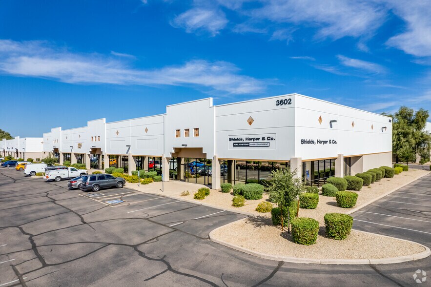 3602 E Southern Ave, Phoenix, AZ à louer - Photo principale – Image 1 sur 31
