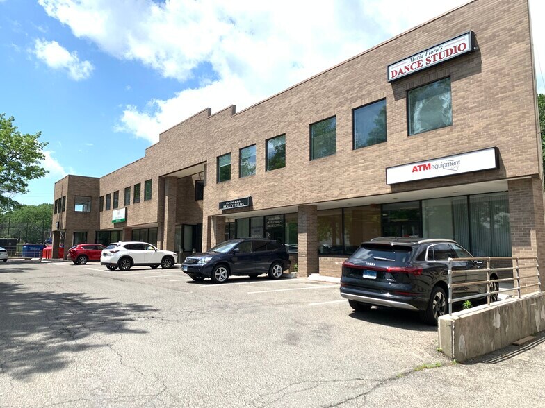 456 Glenbrook Rd, Stamford, CT à louer - Photo de l’immeuble – Image 2 sur 5