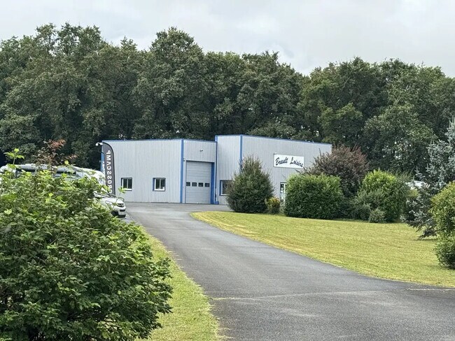 Plus de détails pour Local commercial à louer