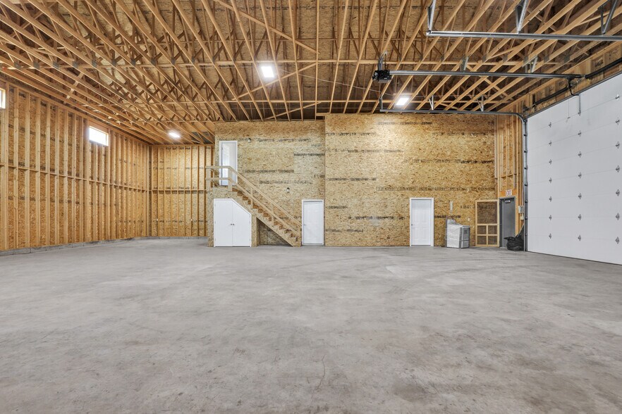12 Dracut Hill Rd, Vaughn, MT à louer - Photo intérieure – Image 3 sur 14