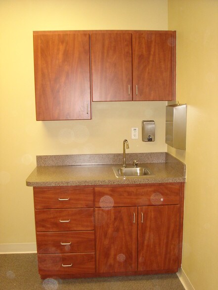 1755 David Walker Dr, Tavares, FL à vendre - Photo de l’immeuble – Image 3 sur 8