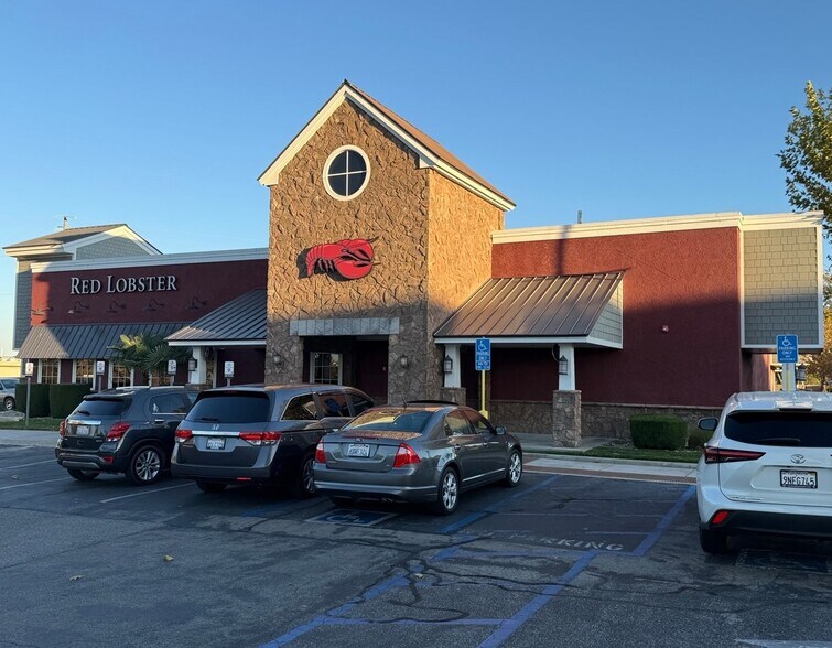 1041 W Avenue P, Palmdale, CA à vendre - Photo de l’immeuble – Image 2 sur 6