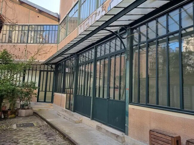 Plus de détails pour Local commercial à vendre