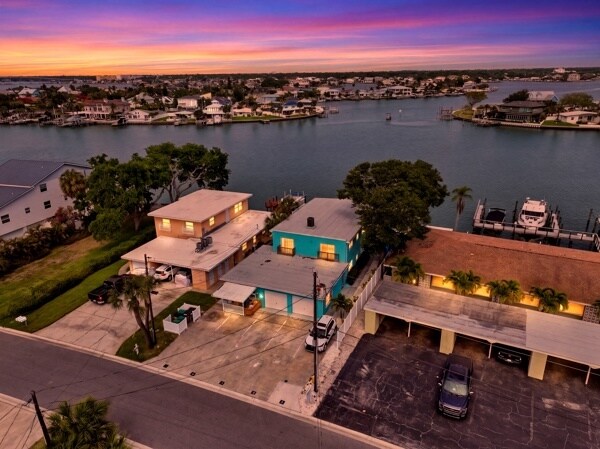 2311 Bay Blvd, Indian Rocks Beach, FL à vendre - Photo de l’immeuble – Image 2 sur 48