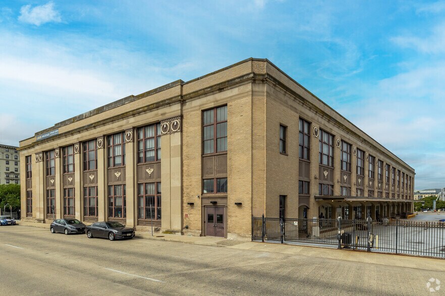 1501 St Paul St, Baltimore, MD à louer - Photo de l’immeuble – Image 2 sur 6