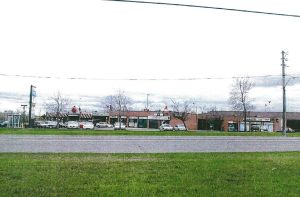 340 Eagle St, Newmarket, ON à vendre - Photo de l’immeuble – Image 2 sur 4