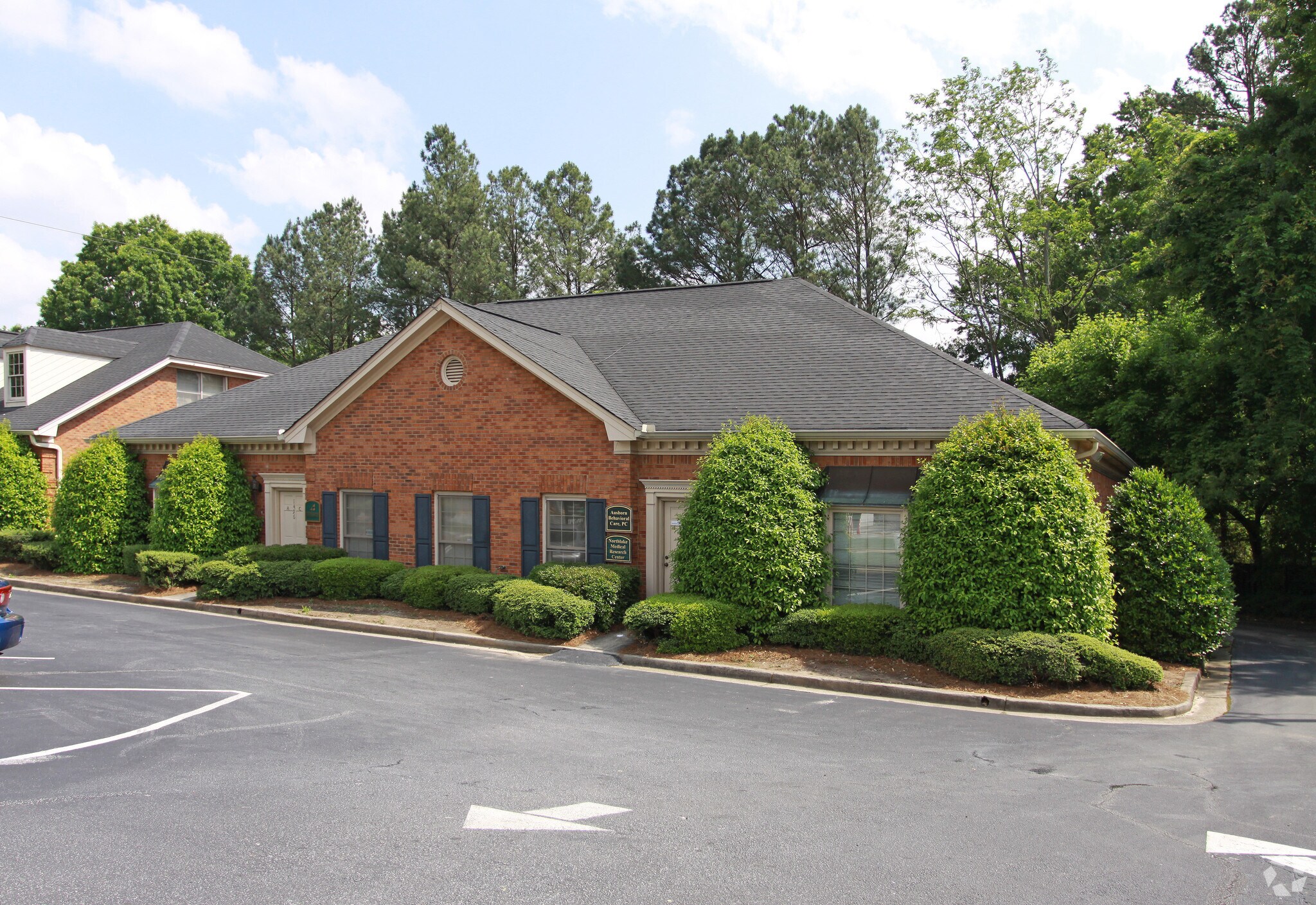 1456 McLendon Dr, Decatur, GA à vendre Photo principale– Image 1 sur 6