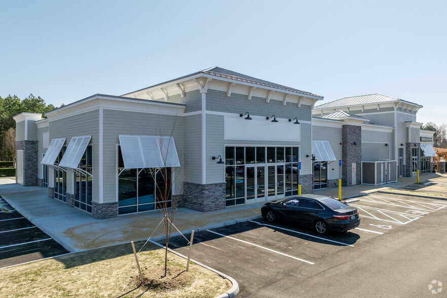 5941 Harbour View Blvd, Suffolk, VA à louer - Photo de l’immeuble – Image 3 sur 6