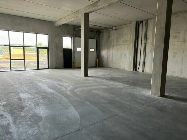 Plus de détails pour Bureau, Industriel/Logistique à louer