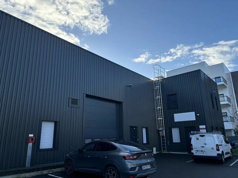 dans Genas à vendre - Photo de l’immeuble – Image 1 sur 1
