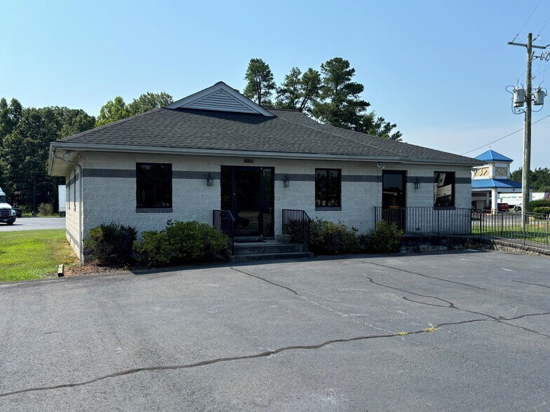 23795 Rogers Clark Blvd, Ruther Glen, VA à louer - Photo de l’immeuble – Image 2 sur 10