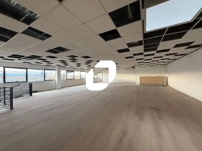 Plus de détails pour 42 Rue Constantin Pecqueur, Taverny - Bureau, Local d'activités à louer