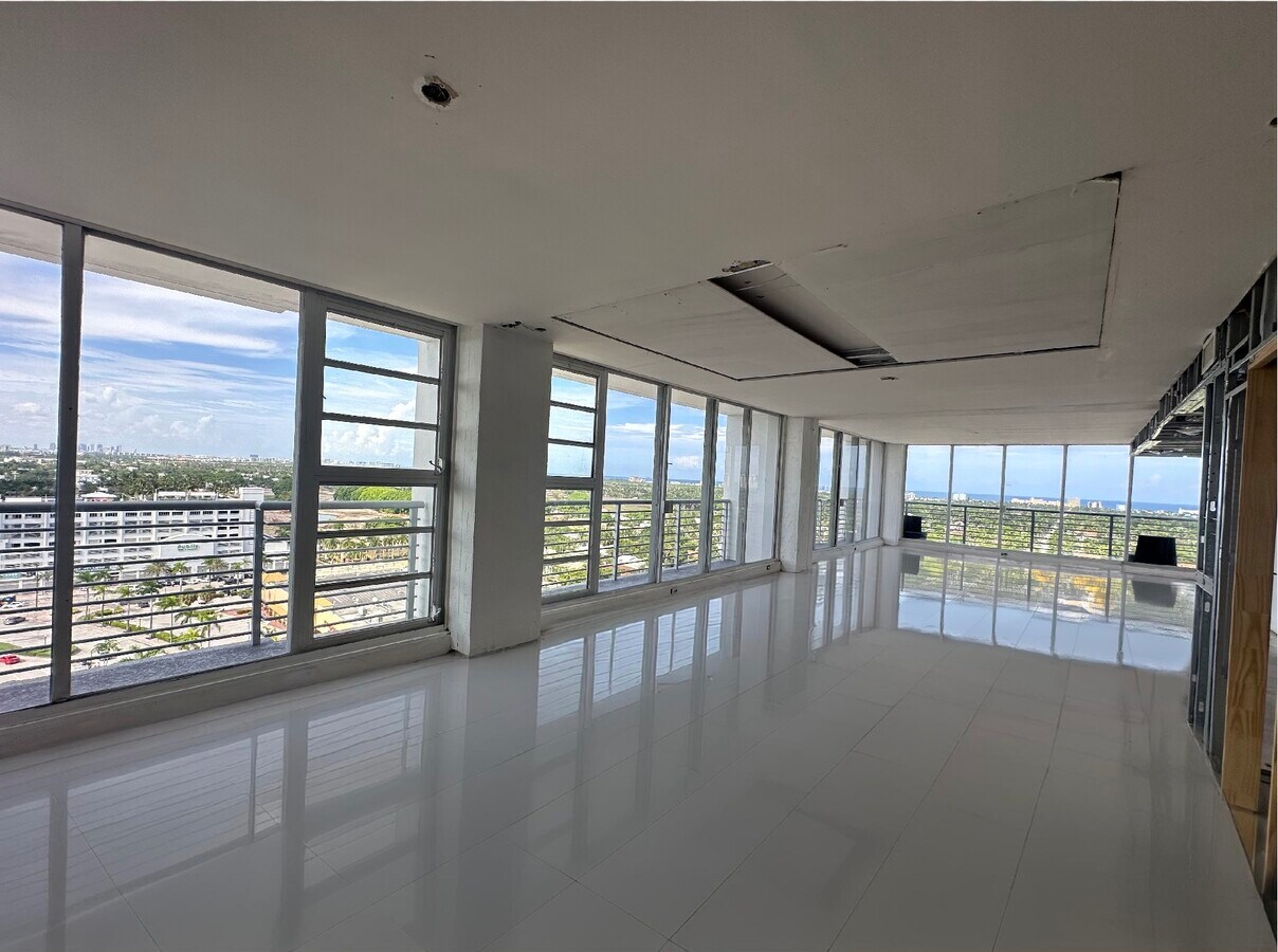 1720 Harrison St, Hollywood, FL 33020 - Lot 17E-F - - Photo intérieure - Image 2 of 9