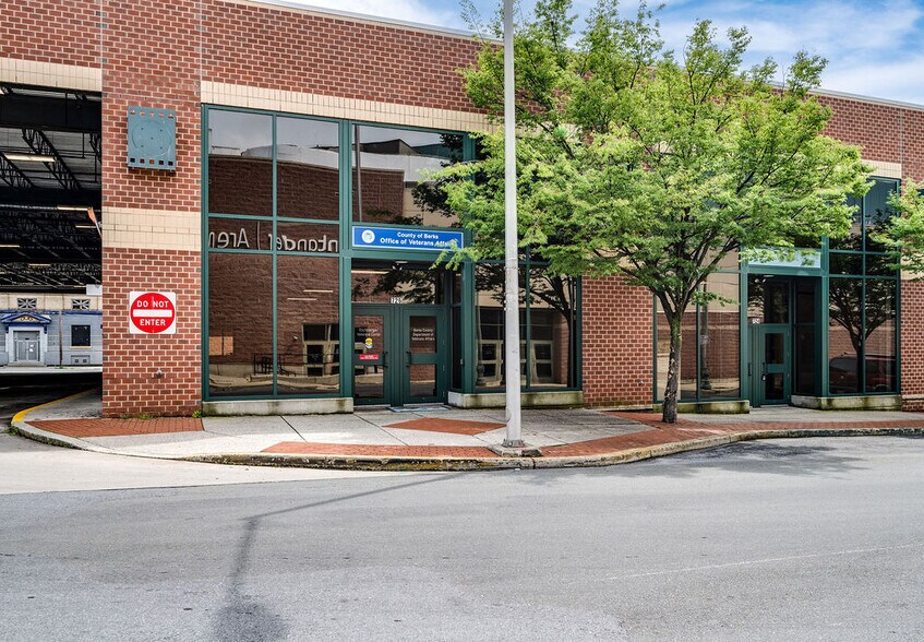722 Cherry St, Reading, PA à louer - Photo de l’immeuble – Image 3 sur 30