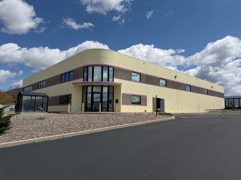 5 Airpark Vista Blvd, Dayton, NV à louer - Photo de l’immeuble – Image 1 sur 16