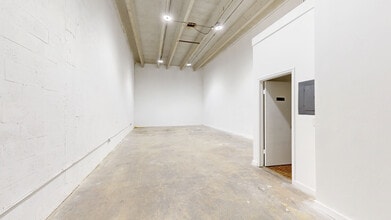 7506-7560 NW 70th St, Miami, FL à louer Numérisation 3D Matterport– Image 1 sur 4