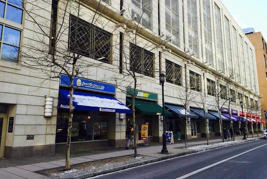 914 Chestnut St, Philadelphia, PA à louer - Photo de l’immeuble – Image 2 sur 2